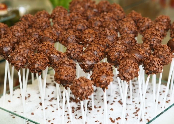 Cake pops no lugar do bolo de noiva